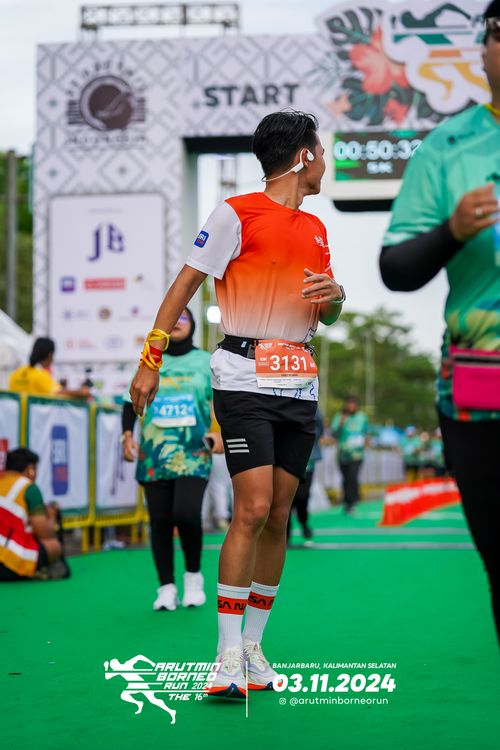 Race photo from Arutmin Borneo Run 2024