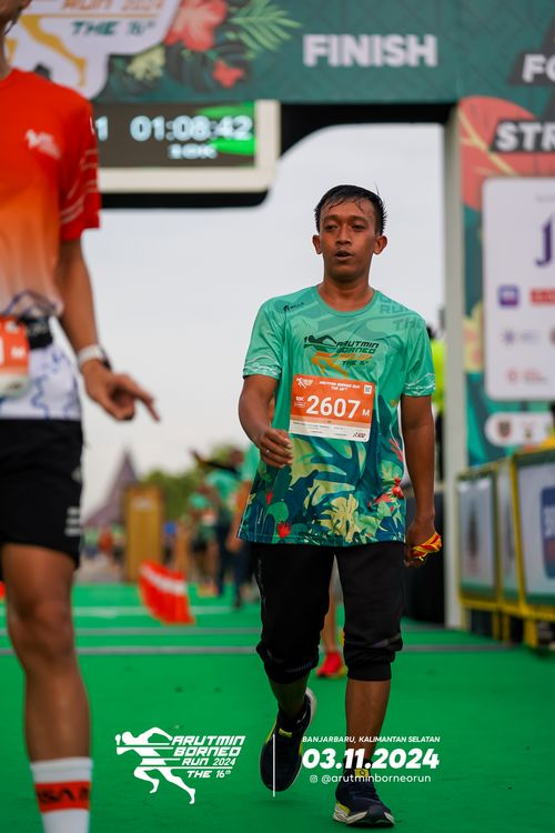 Race photo from Arutmin Borneo Run 2024