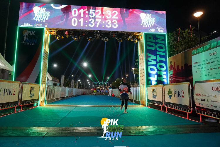 Race photo from PIK NITE RUN 2025