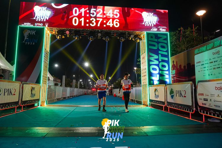 Race photo from PIK NITE RUN 2025