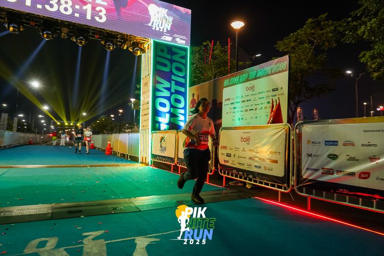 Race photo from PIK NITE RUN 2025