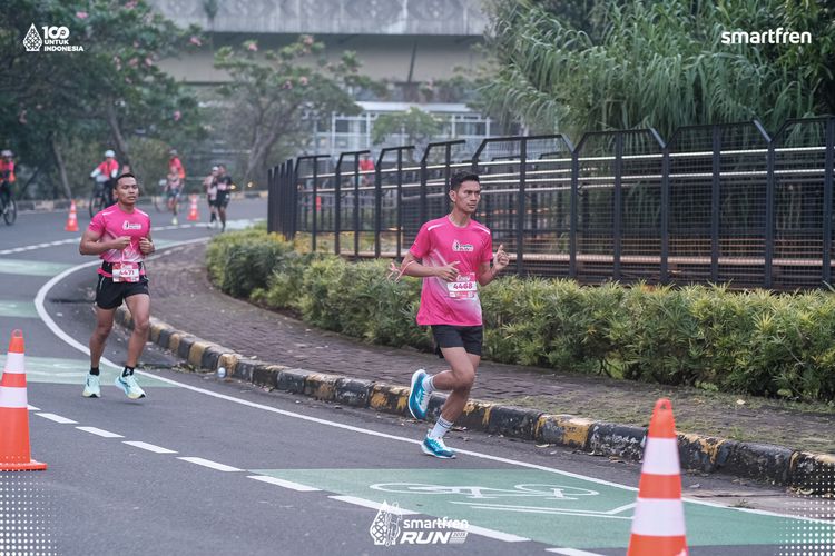 Race photo from Smartfren Run 2025 