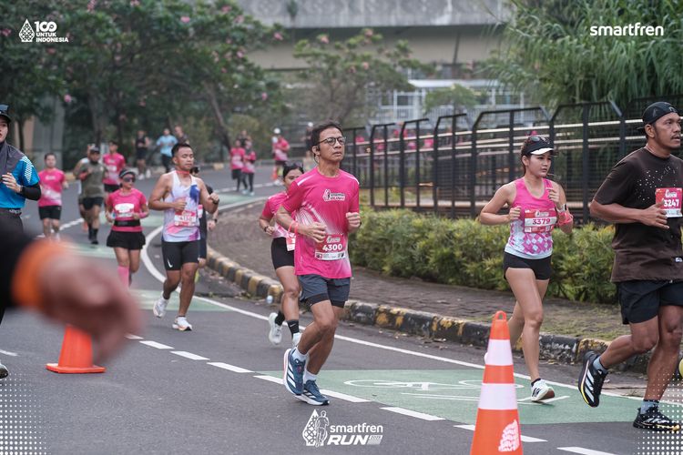 Race photo from Smartfren Run 2025 