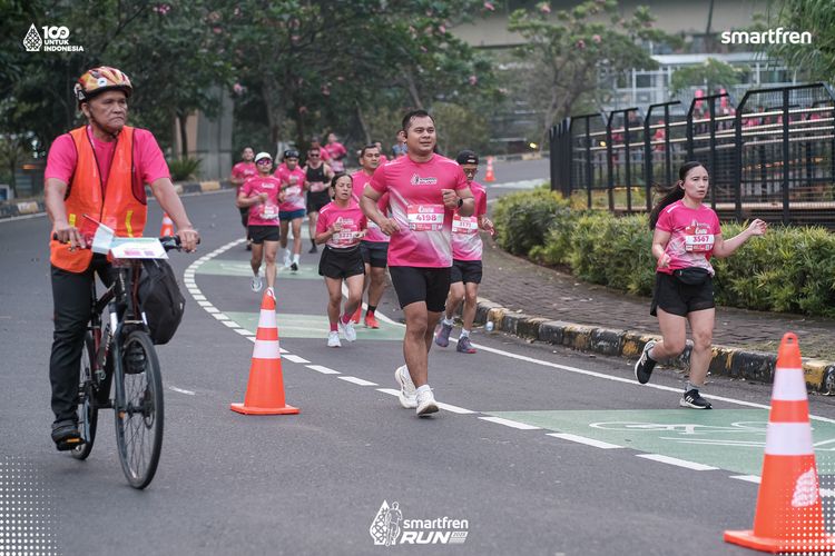 Race photo from Smartfren Run 2025 