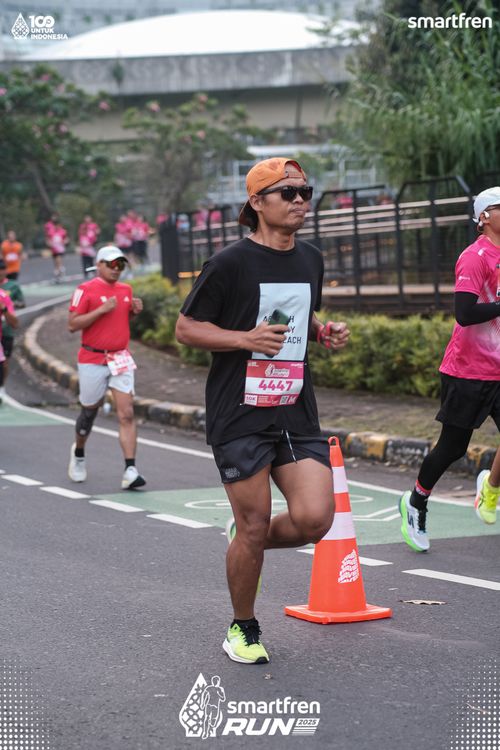 Race photo from Smartfren Run 2025 