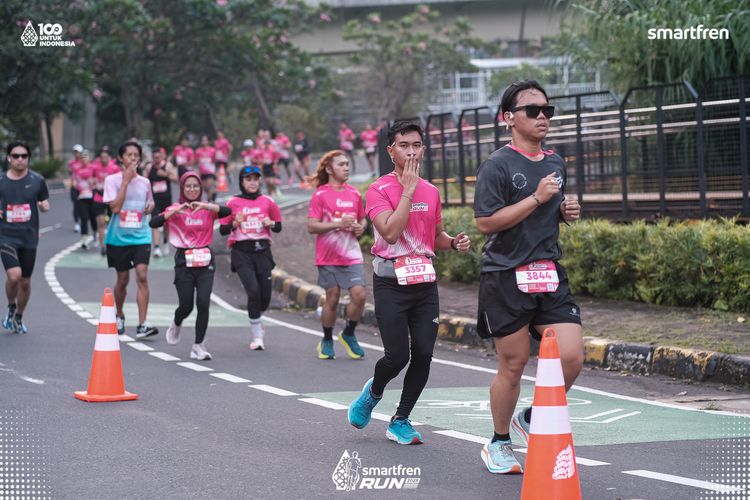 Race photo from Smartfren Run 2025 