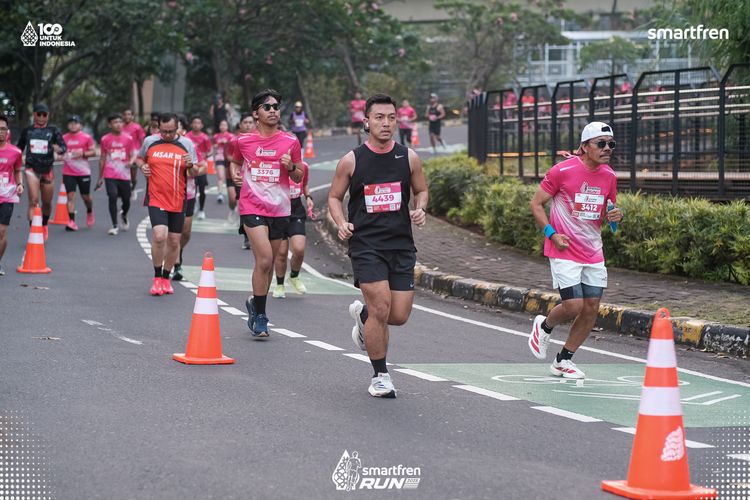 Race photo from Smartfren Run 2025 