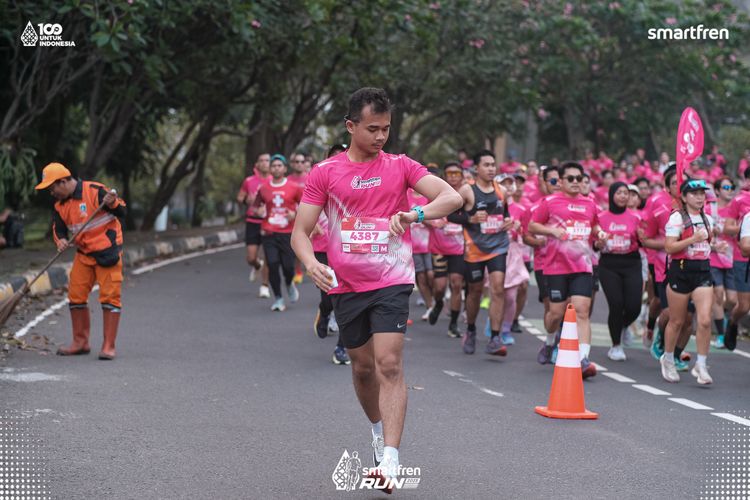 Race photo from Smartfren Run 2025 