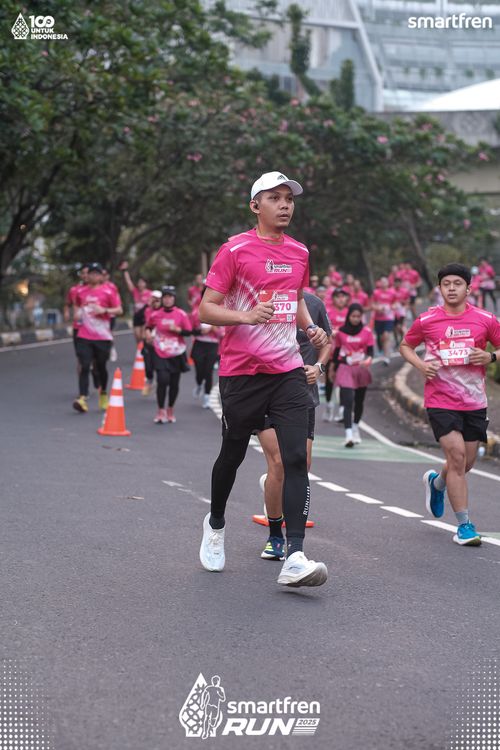 Race photo from Smartfren Run 2025 