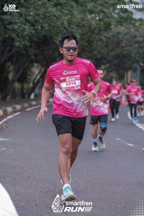 Race photo from Smartfren Run 2025 