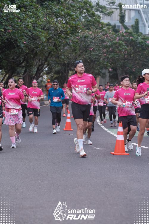 Race photo from Smartfren Run 2025 