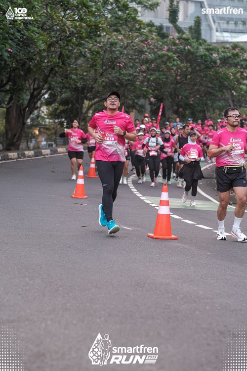 Race photo from Smartfren Run 2025 