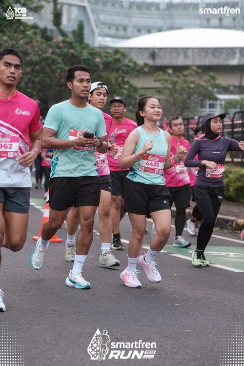 Race photo from Smartfren Run 2025 