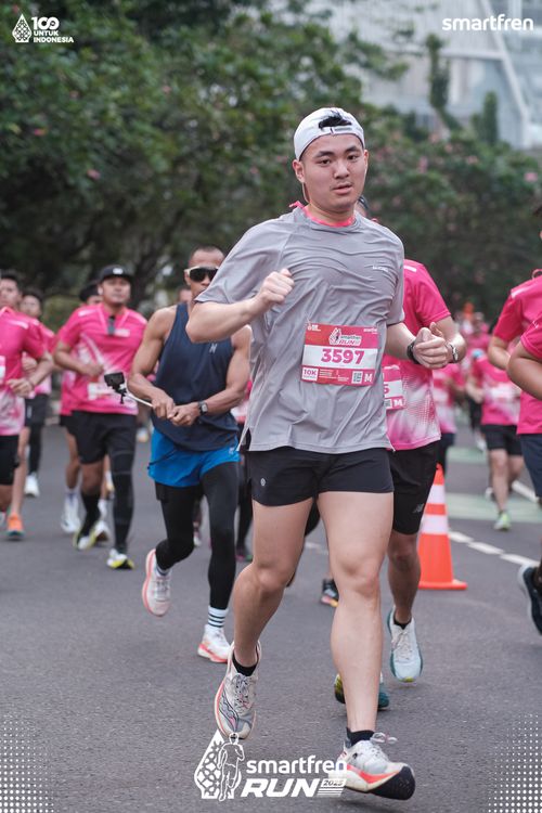 Race photo from Smartfren Run 2025 