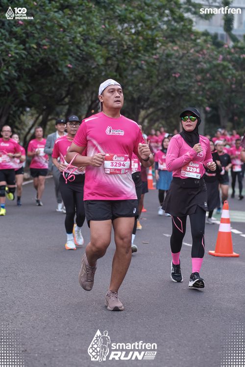 Race photo from Smartfren Run 2025 