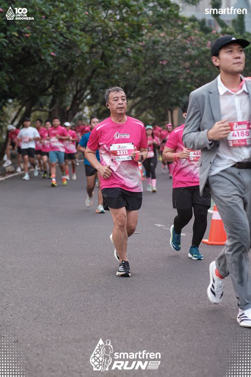Race photo from Smartfren Run 2025 