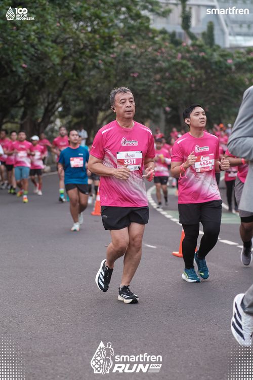 Race photo from Smartfren Run 2025 
