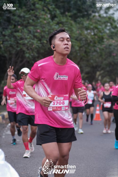 Race photo from Smartfren Run 2025 