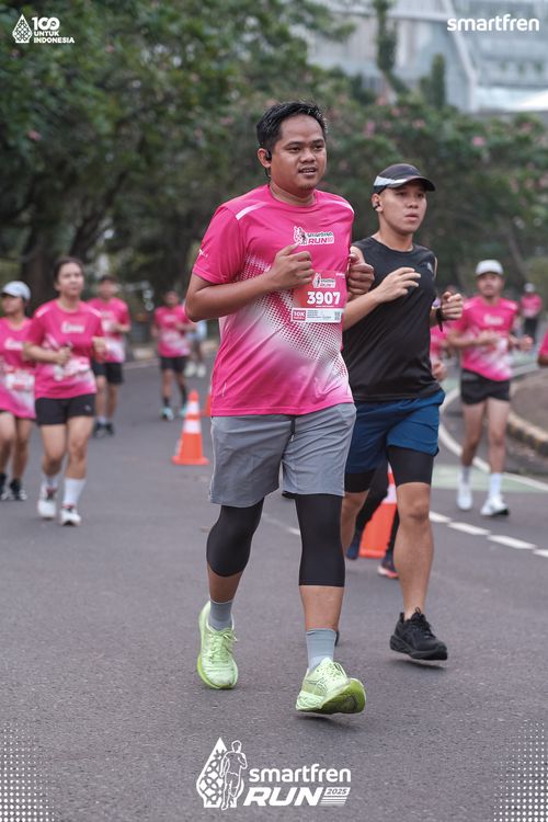 Race photo from Smartfren Run 2025 