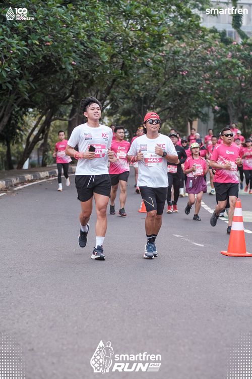 Race photo from Smartfren Run 2025 