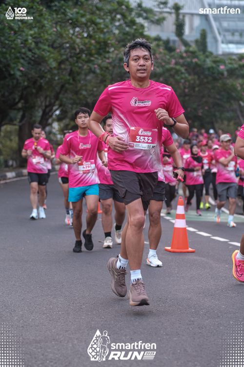 Race photo from Smartfren Run 2025 