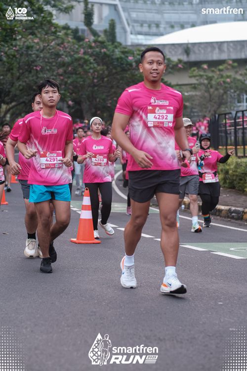 Race photo from Smartfren Run 2025 