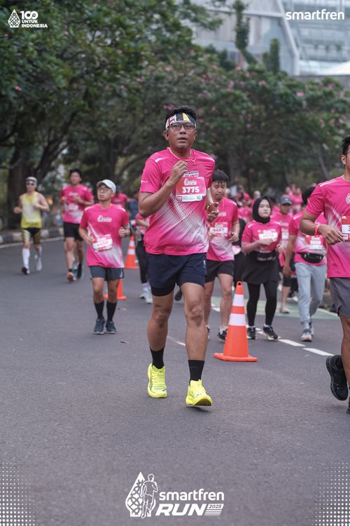 Race photo from Smartfren Run 2025 