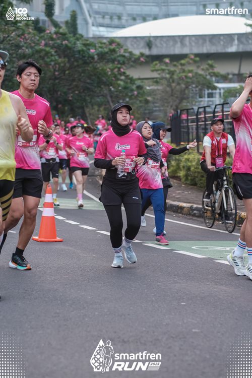 Race photo from Smartfren Run 2025 