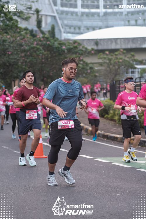 Race photo from Smartfren Run 2025 