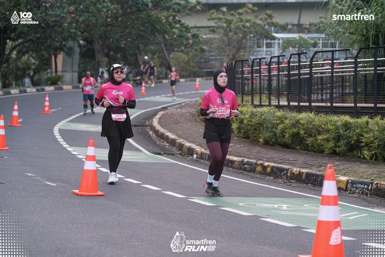 Race photo from Smartfren Run 2025 