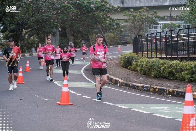 Race photo from Smartfren Run 2025 