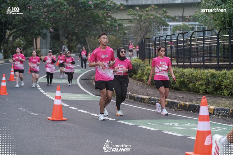 Race photo from Smartfren Run 2025 