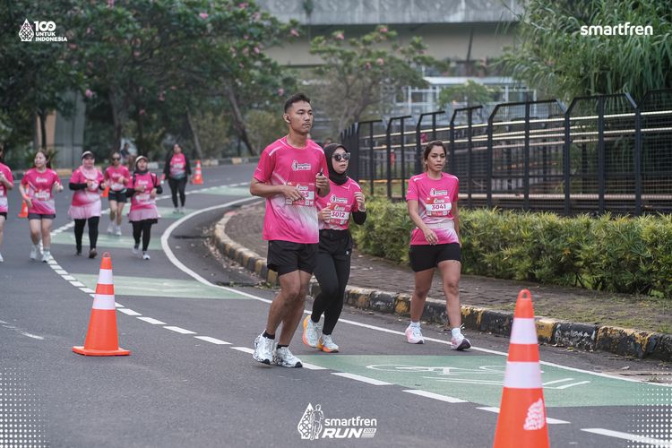 Race photo from Smartfren Run 2025 