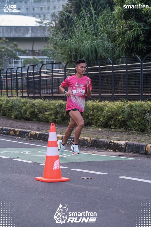 Race photo from Smartfren Run 2025 