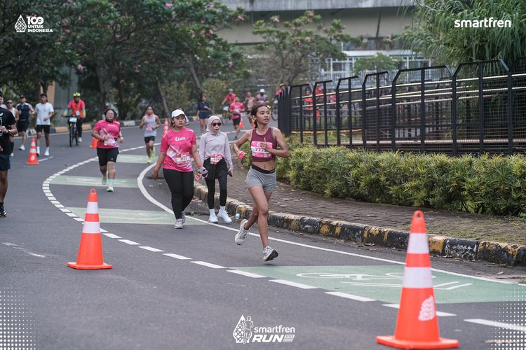 Race photo from Smartfren Run 2025 