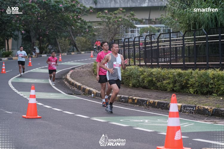 Race photo from Smartfren Run 2025 