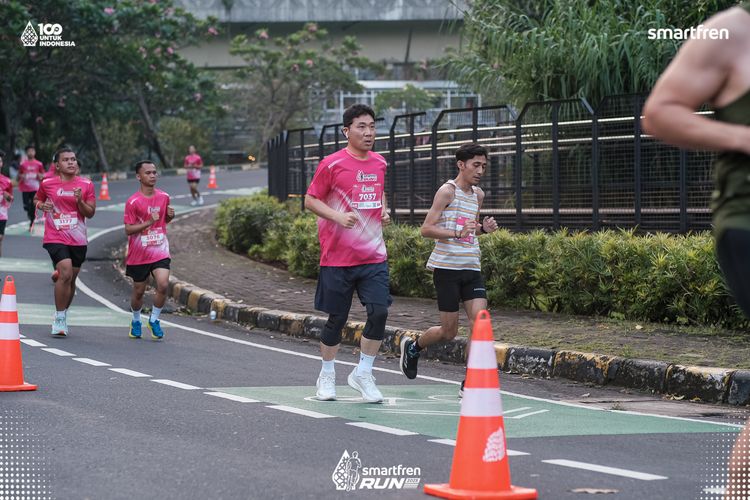 Race photo from Smartfren Run 2025 
