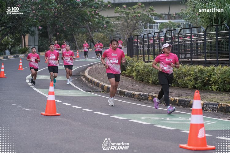 Race photo from Smartfren Run 2025 