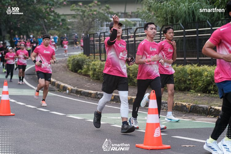 Race photo from Smartfren Run 2025 