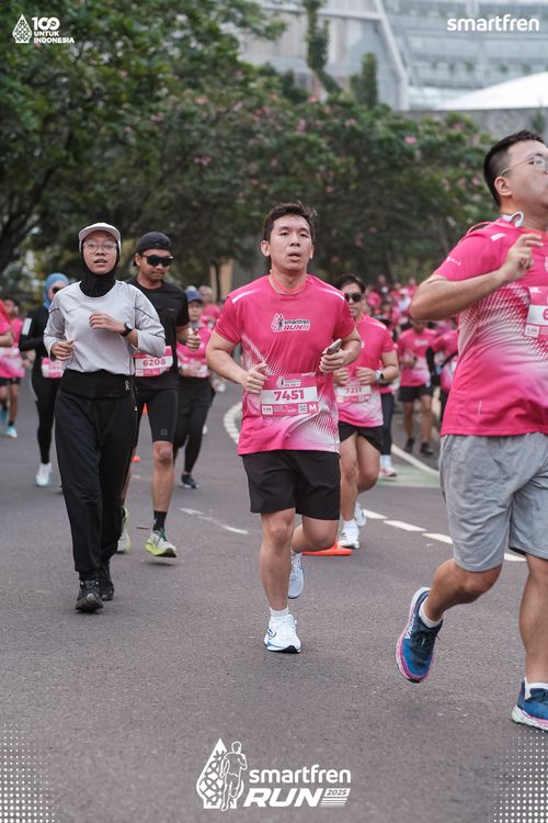 Race photo from Smartfren Run 2025 