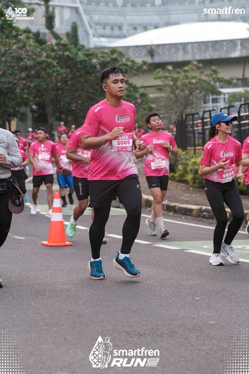 Race photo from Smartfren Run 2025 