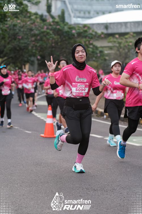 Race photo from Smartfren Run 2025 