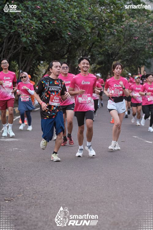 Race photo from Smartfren Run 2025 