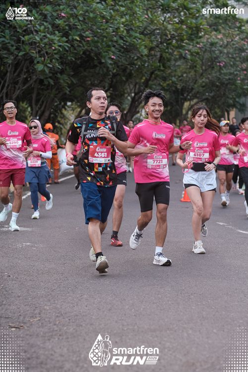 Race photo from Smartfren Run 2025 