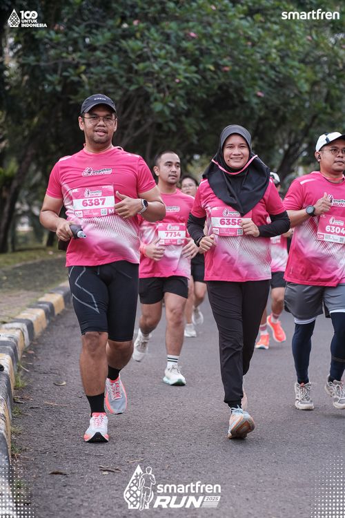 Race photo from Smartfren Run 2025 