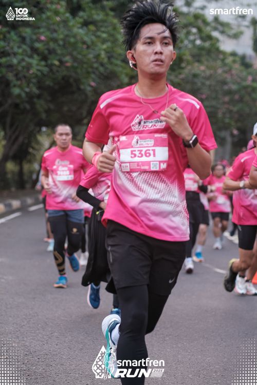 Race photo from Smartfren Run 2025 