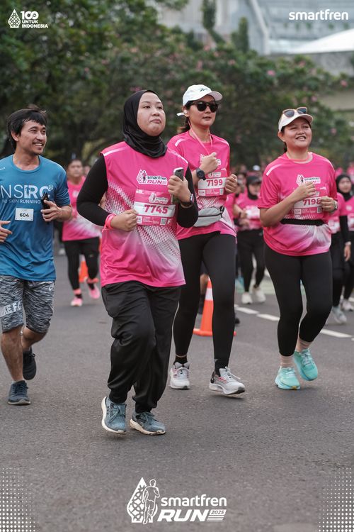 Race photo from Smartfren Run 2025 