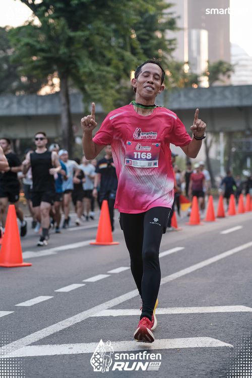 Race photo from Smartfren Run 2025 