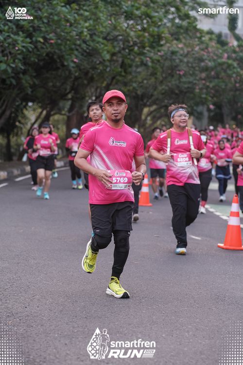 Race photo from Smartfren Run 2025 