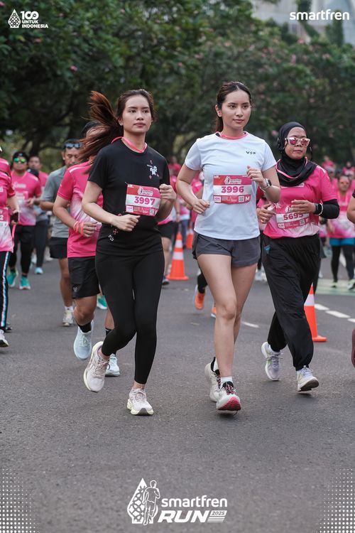 Race photo from Smartfren Run 2025 